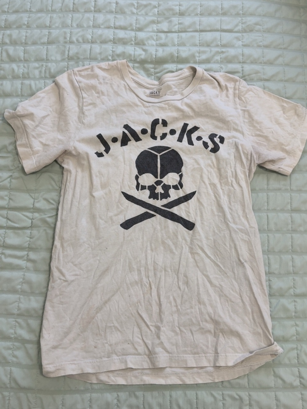 Jack by BB Dakota White Short Sleeve Tee with Black Skull Graphic
